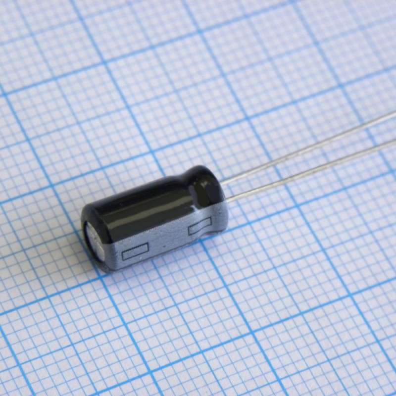 Конденсатор 47uF 50V (47 микрофарад, 50 вольт) фото 1