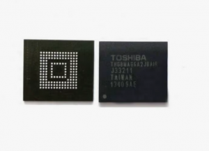 Микросхема Toshiba THGBMAG6A2JBAIR 8GB фото 2